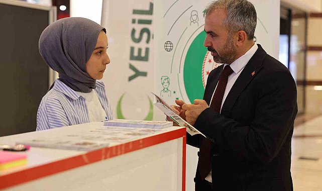 Adana'da 'Ailemle Güçlüyüm' standı açıldı