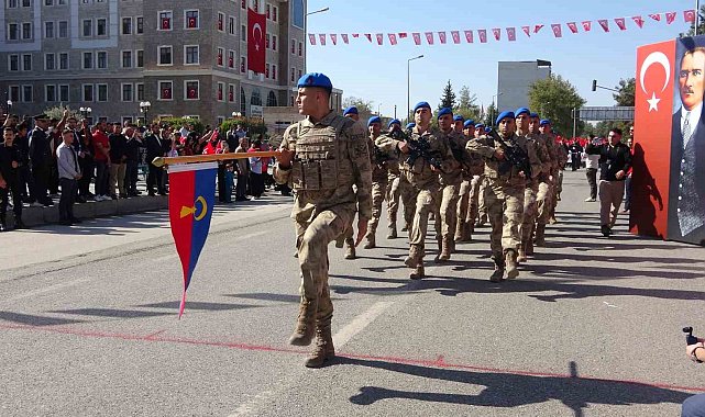 Adıyaman'da, Cumhuriyet'in 102. yılı coşkuyla kutlandı