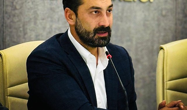 AK Parti'li Mücahit Arınç'tan CHP İl Başkanı Özalper'e tebrik