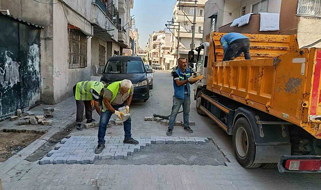 Akdeniz Belediyesi, ilçenin sokak ve kaldırımlarını yenilemeyi sürdürüyor