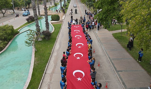 Akdeniz Üniversitesi, Cumhuriyet için koştu