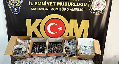 Antalya'da çok sayıda kaçak ürün ele geçirildi