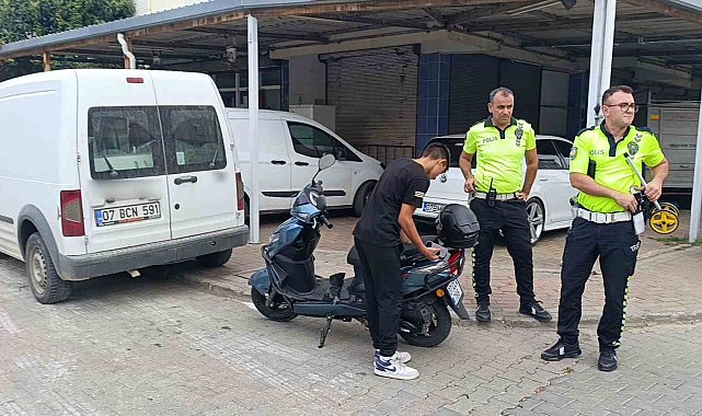 Antalya'da motosikletler çarpıştı: 3 yaralı