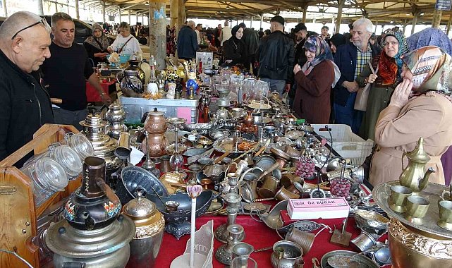 Antikacılar Derneği Başkanı Adem Akgün: "Antikacılık Kütahya'da bir kültür haline geldi"