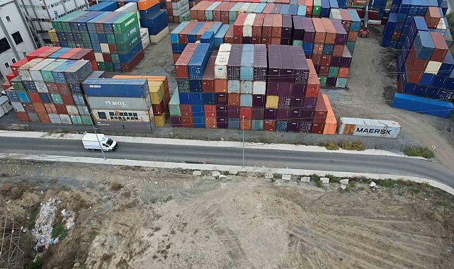 Avcılar'da korkutan konteyner kuleleri