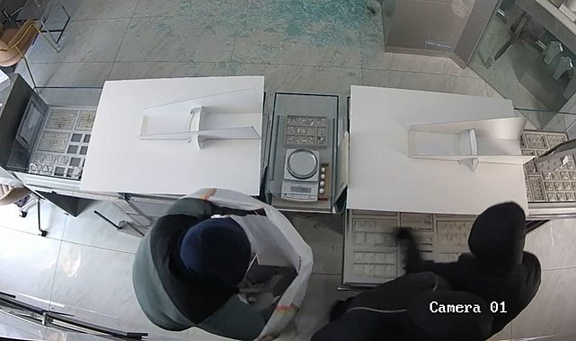 Başakşehir'de AVM içindeki kuyumcu 4 dakikada soyuldu