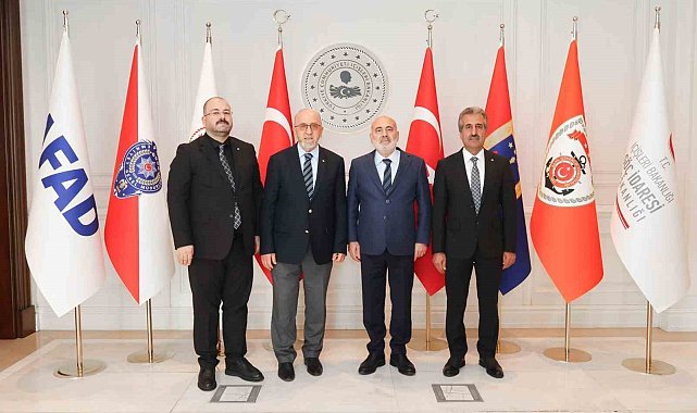 Başkan Dumandağ, bakan yardımcılarıyla bir araya geldi