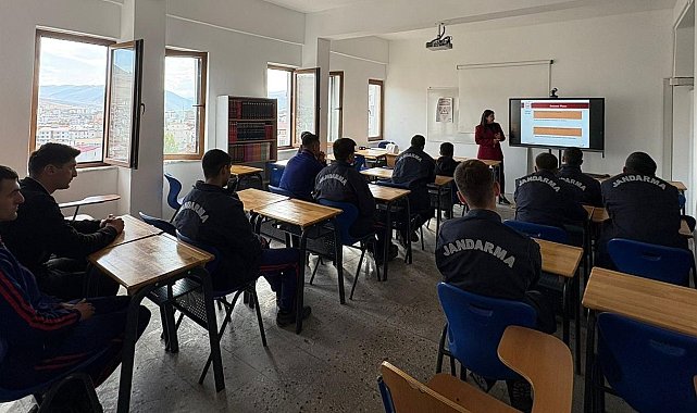 Bayburt'ta 'Kadına Yönelik Şiddetle Mücadele' seminerleri devam ediyor