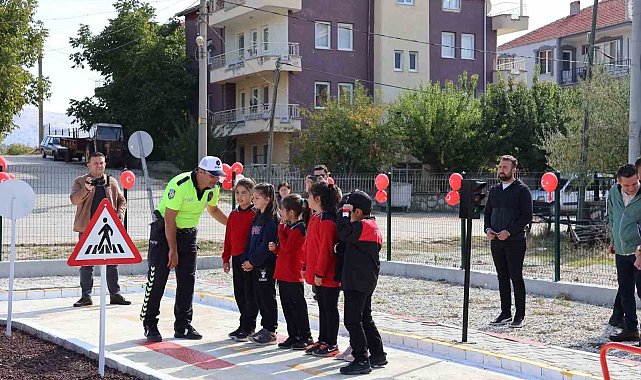 Bekilli'de çocuklar için Türkiye'ye örnek bir trafik eğitim parkı açıldı