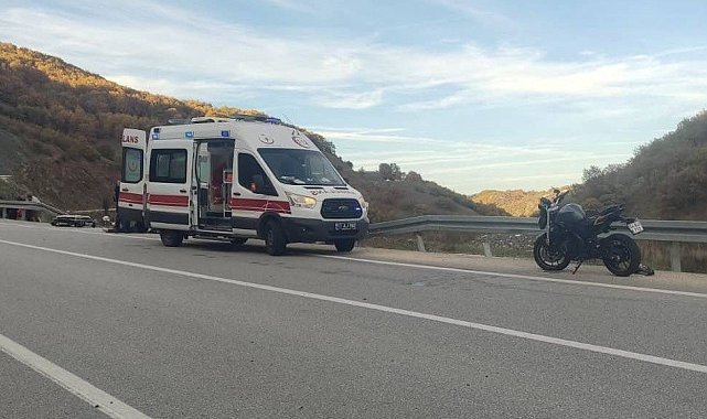 Bilecik'te kontrolden çıkan motosiklet devrilirken, sürücüsü yaralandı