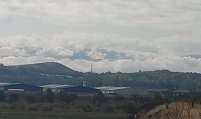 Bingöl'de sis ve bulutlar kartpostallık görüntü oluşturdu