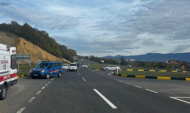 Bolu D-100'de iki araç çarpıştı: 5 yaralı