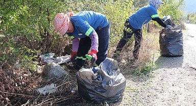 Bozdoğan Belediyesi'nden yol kenarlarında temizlik çalışması