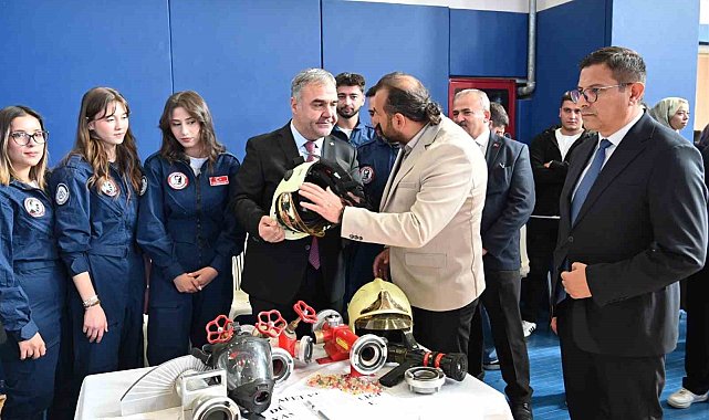 ÇAKÜ'de 'topluluk tanıtım gününe' yoğun ilgi