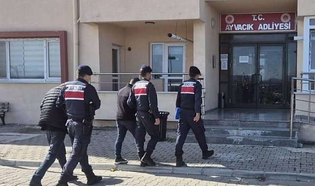 Çanakkale'de göçmen kaçakçılığı operasyonu; 9 organizatör, 3 şüpheli, 48 kaçak göçmen yakalandı
