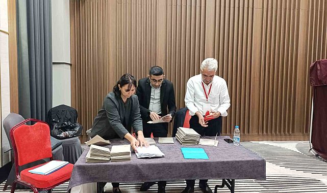 CHP'nin Afyonkarahisar İl Başkanı Hasan Karadeniz oldu
