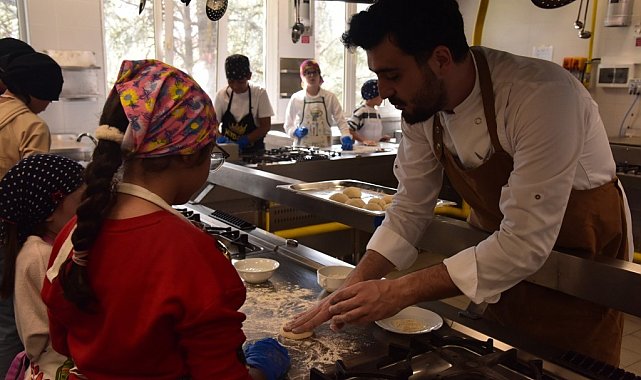 Çocuklar Dünya mutfaklarında lezzetli bir yolculuğa çıktı