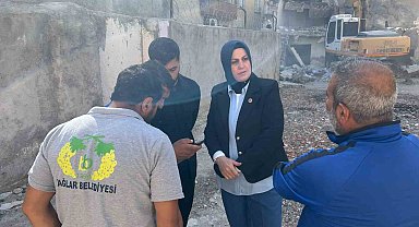 Diyarbakır'da metruk binalar yıkılıyor