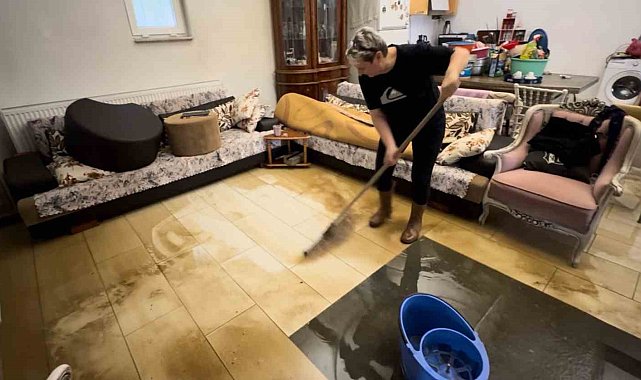 Edirne'de sağanak sonrası evleri su bastı