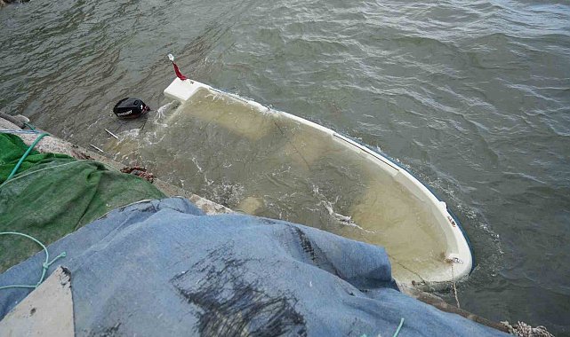 Edremit Körfezi'nde şiddetli lodos balıkçı teknelerini batırdı