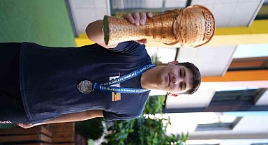 Erdem Koleji Öğrencisi Özduman'dan uluslararası şampiyonluk gururu