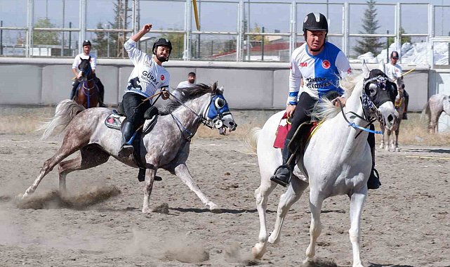 Erzurum'da cirit heyecanı sürüyor