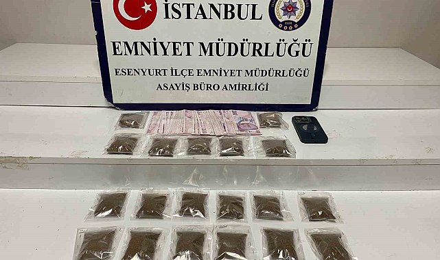 Esenyurt'ta kamyonetten uyuşturucu madde ticareti yapan şüphelilere suçüstü