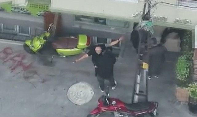 Esenyurt'ta uyuşturucu ticaretine polis baskını: Suçüstü yakalandılar