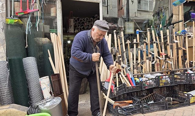 Eskiden her yıl ev ve arsa aldıran meslekte şu anda çırak yetişmiyor