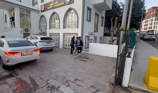 Evden aldığı yedek anahtarla park halindeki aracı çalan hırsız yakalandı