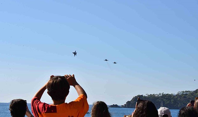 Fethiye'de Hava Oyunları Festivali'nde F-16'ların gösterisi nefesleri kesti
