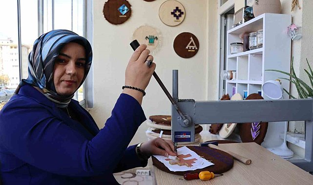 Filografi ve erhamın buluştuğu tablolar dikkat çekiyor