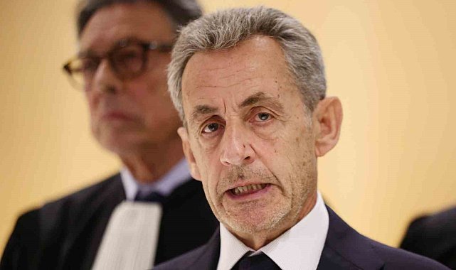 Fransa'nın eski Cumhurbaşkanı Sarkozy yarın cezaevine girecek