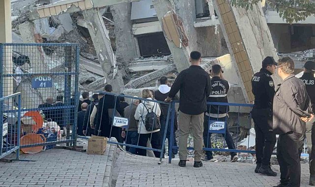 Gebze'de çöken binanın enkazında inceleme yapılıyor