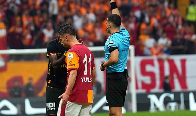 Göztepe'de Malcom Bokele kırmızı kart gördü