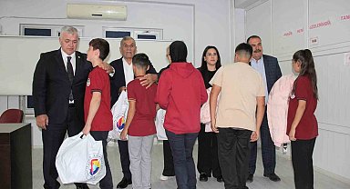 GTB ve TOBB iş birliğiyle 14 okulda öğrencilere kışlık kaban desteği