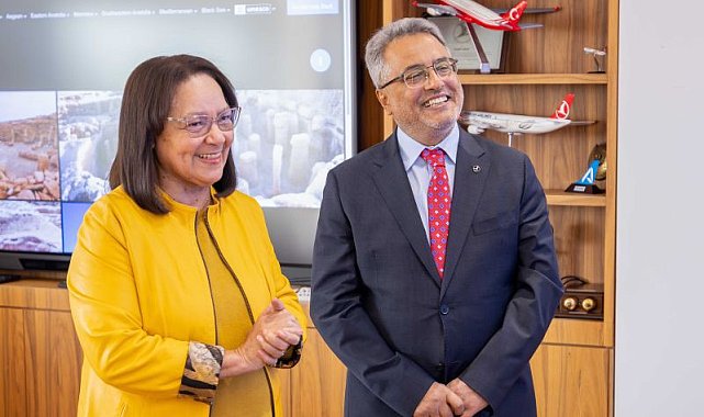 Güney Afrika Cumhuriyeti Turizm Bakanı Lille'den THY'ye ziyaret