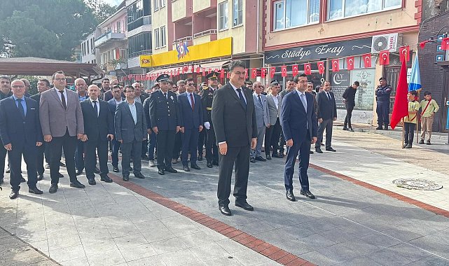Havran'da Cumhuriyetin 102. Yılı kutlamaları çelenk sunma töreniyle başladı