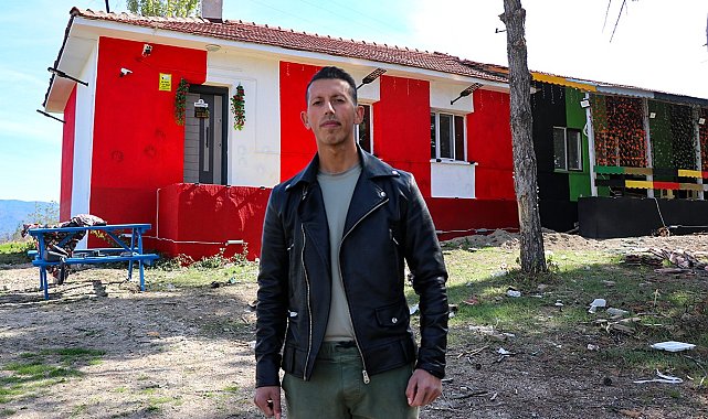 Hem imam hem de öğretmen: Atıl haldeki okulu, gençlik merkezine çevirdiler