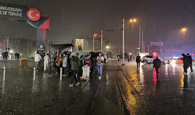 İstanbul'da sağanak yağış başladı