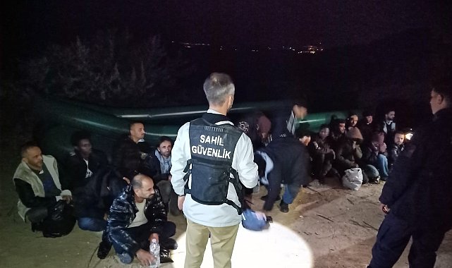 İzmir açıklarında 33 düzensiz göçmen kurtarıldı, 50 göçmen yakalandı