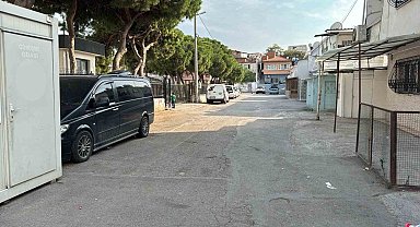 İzmir'de eski eş dehşeti: Sokak ortasında bıçaklayarak öldürdü