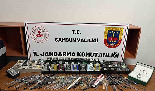 Jandarma ekiplerinden kaçak saat operasyonu