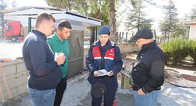 Jandarmadan vatandaşlara kadına şiddetle mücadele eğitimi