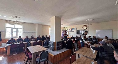 Kars'ta jandarmadan siber farkındalık eğitimi