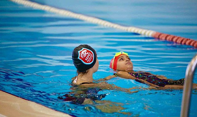 Kepez'de yüzme keyfi kışın da devam ediyor