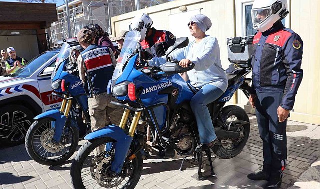 Kilis'te Huzur Konağı sakinleri jandarmaya misafir oldu