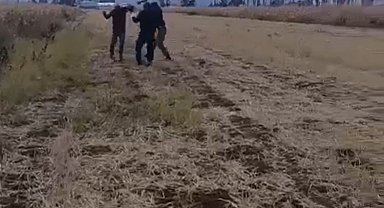 Kızının gözü önünde babayı darbettiler: Olay anı kamerada