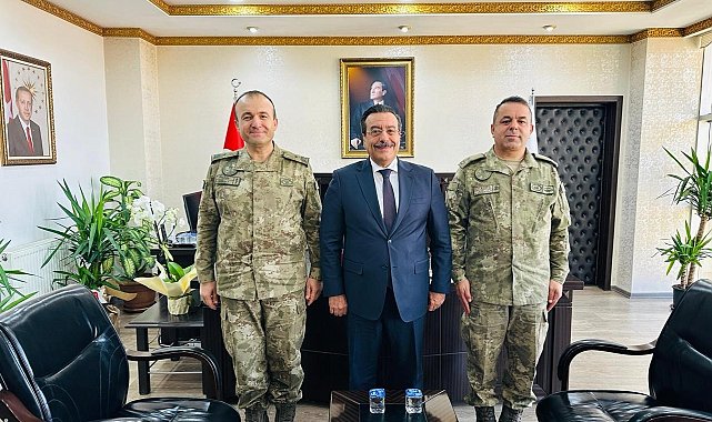 Komutanlardan Kaymakam Atilla'ya nezaket ziyareti