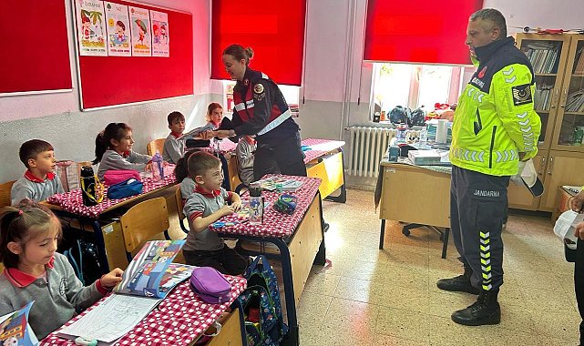 Kütahya'da jandarmadan "Güvenli Okul Güvenli Gelecek" projesi etkinlikleri